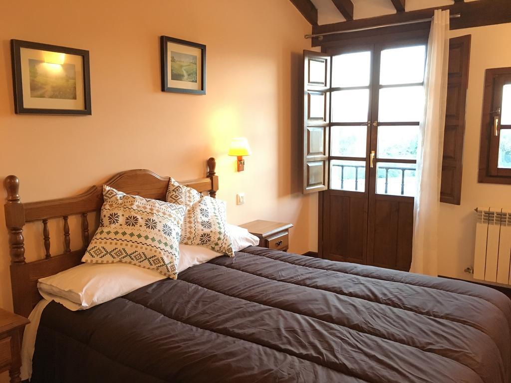 อปาร์ตาเมนโตส เอล การ์เดโอ Apartment La Revilla  ภายนอก รูปภาพ