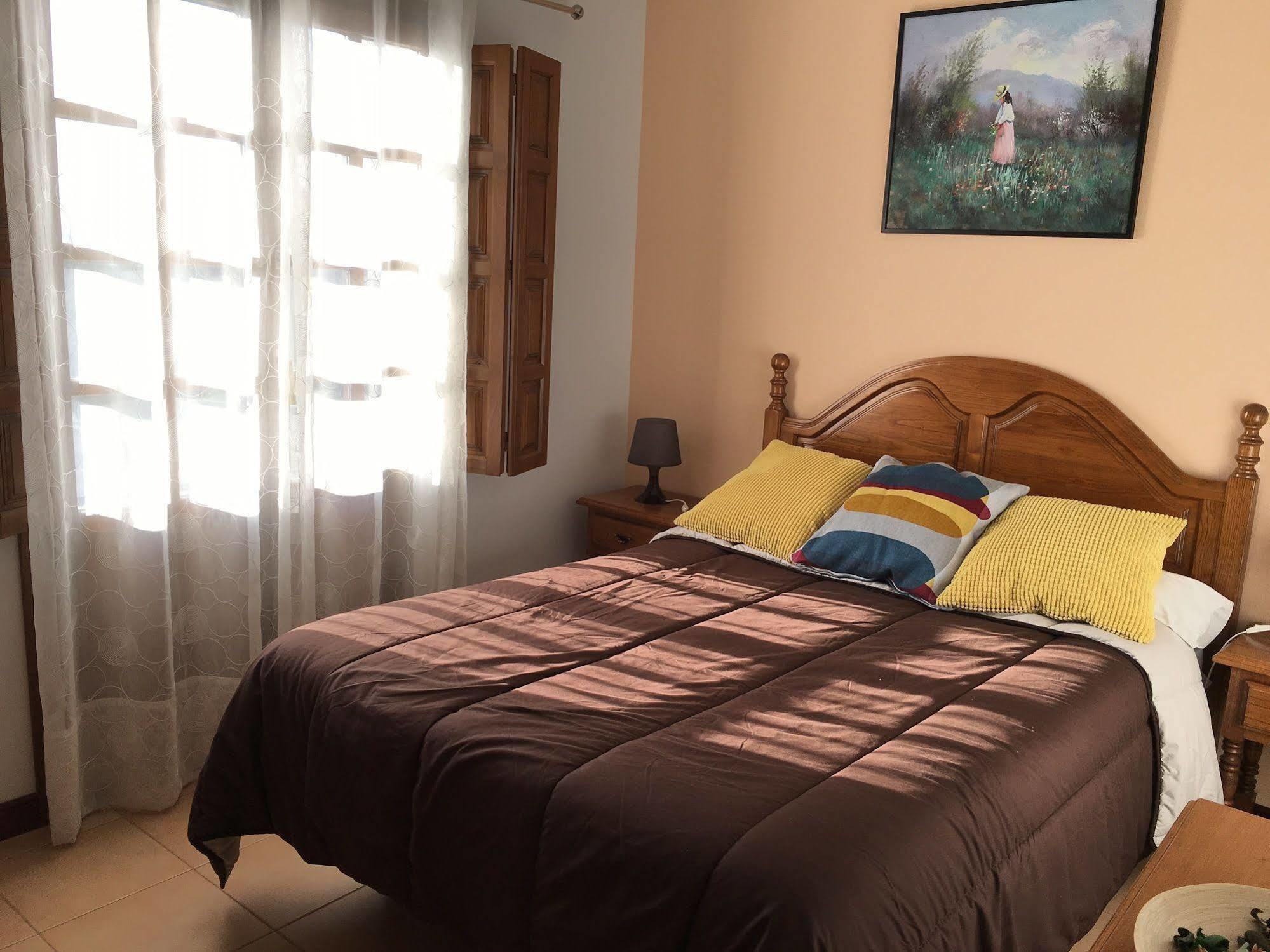 อปาร์ตาเมนโตส เอล การ์เดโอ Apartment La Revilla  ภายนอก รูปภาพ