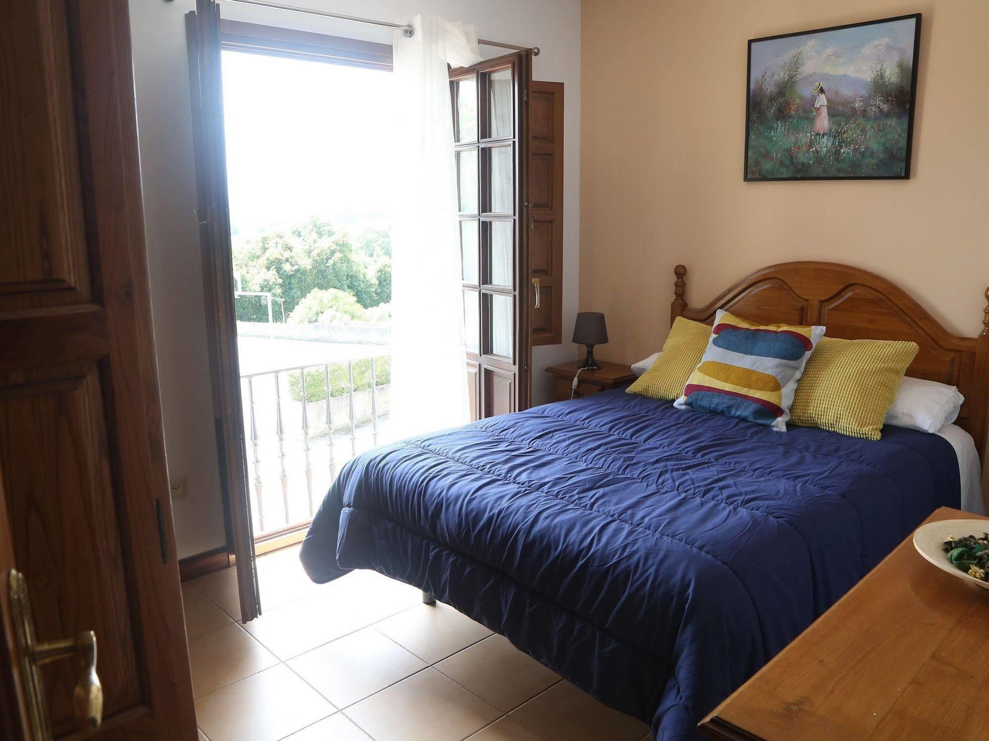 อปาร์ตาเมนโตส เอล การ์เดโอ Apartment La Revilla  ภายนอก รูปภาพ